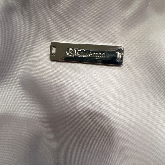 Lululemon - Picture 3 of 5